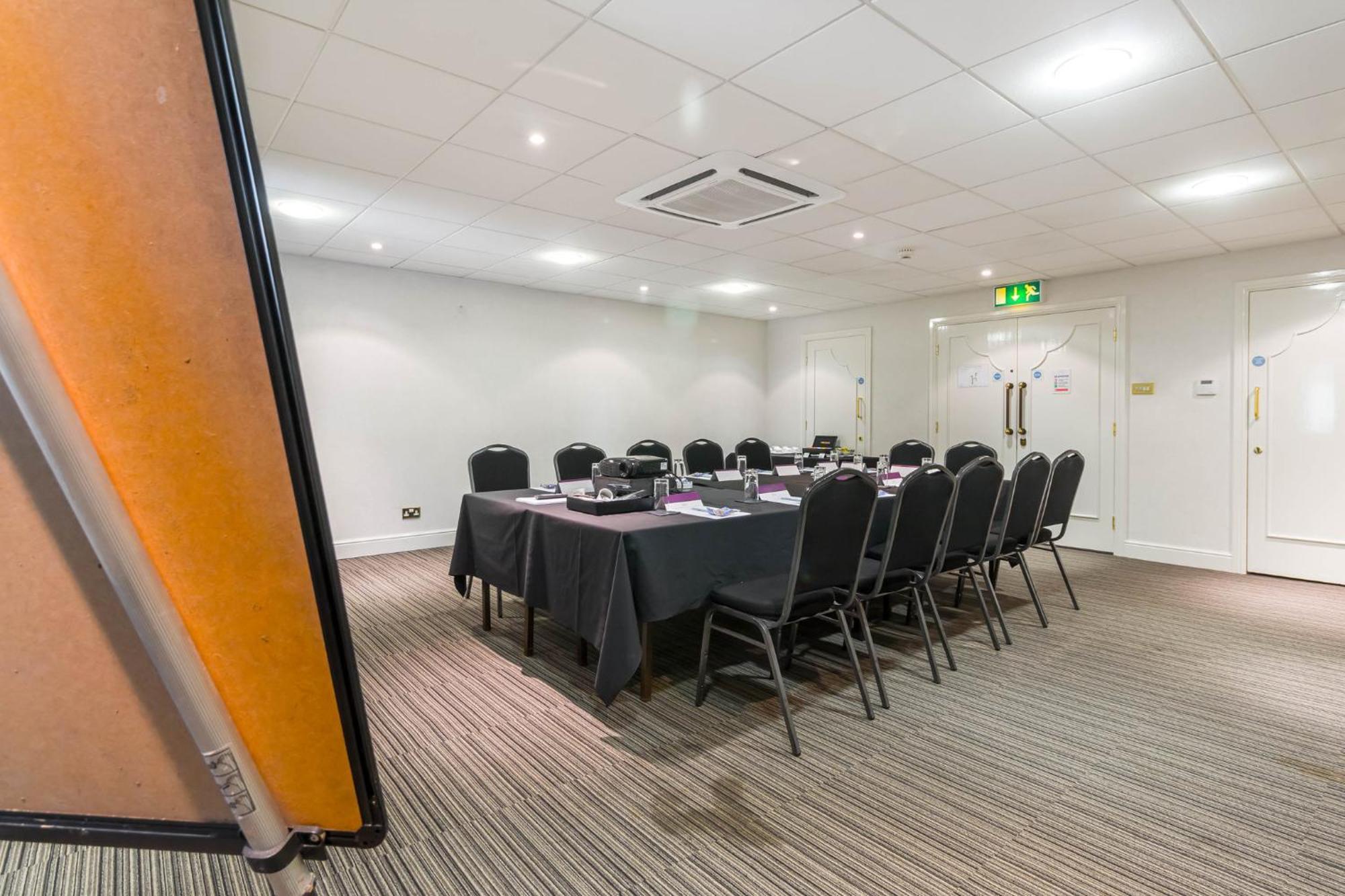 Garner Hotel Preston Samlesbury By Ihg Buitenkant foto